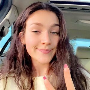 Meet your Posher, Alexandra